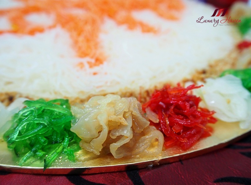 Chinese Spring Festival Jellyfish Yu Sheng ( 中国春节海蜇捞鱼生 )