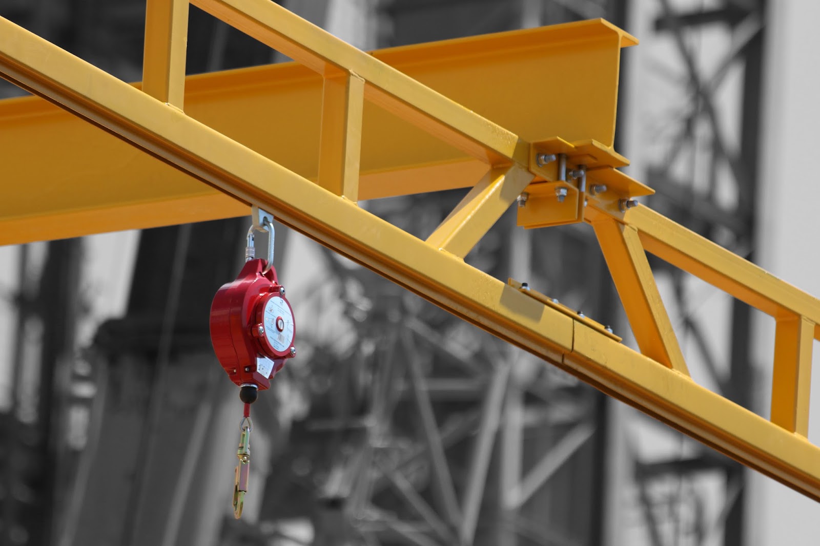 Dois Dez Industrial Sistema trilhos rígidos x Sistemas de cabo de aço Você sabe a diferença Dois Dez Industrial Sistema trilhos rígidos x Sistemas de cabo de aço Você sabe a diferença