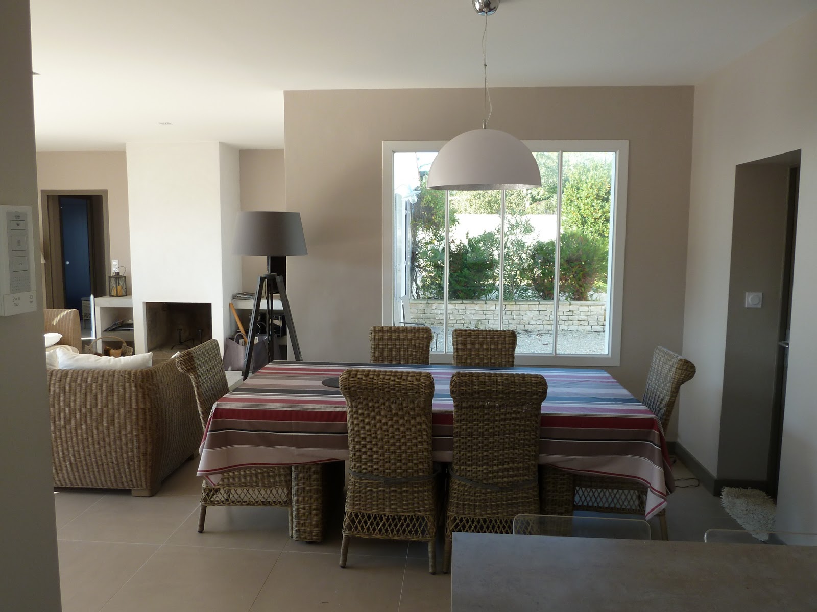 Plein Soleil en Ré: La cuisine-salle à manger