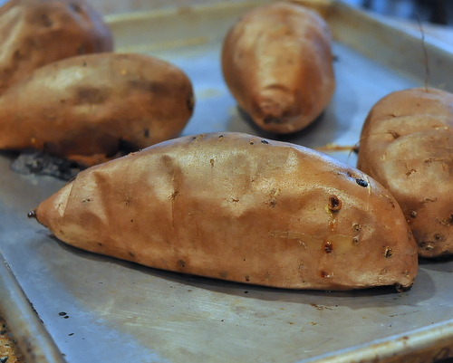 Baked Sweet Potatoes, time and temperature to bake whole sweet potatoes in the oven ♥ AVeggieVenture.com. | roasted sweet potato | how to cook sweet potatoes | great for meal prep | vegan sweet potatoes |