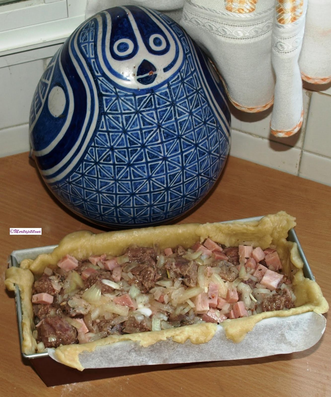 Cocinar es vivir y Bordar también Pastel de ternera, jamón y huevo