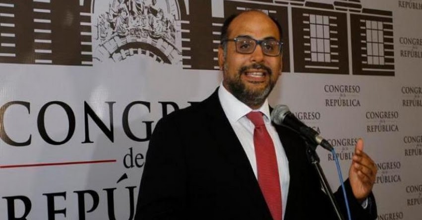 MINEDU destituye a más de 600 docentes y empleados sentenciados por terrorismo y violencia sexual MINEDU destituye a más de 600 docentes y empleados sentenciados por terrorismo y violencia sexual