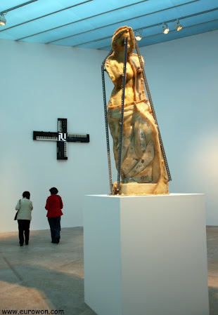 Molde de virgen en el museo MARCO de Vigo