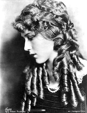 Mary Pickford, " La coqueta " y " Secretos "