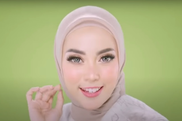 Nama Cewek Hijab Iklan Softex Pantyliner Daun Sirih mirip Syahrini
