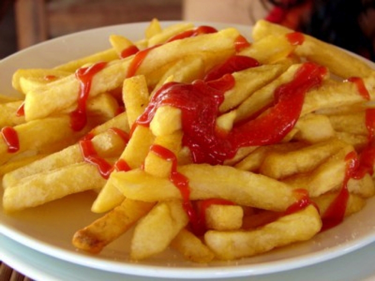 Quedó casi ciego tras alimentarse a base de papas fritas Quedó casi ciego tras alimentarse a base de papas fritas
