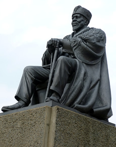 Jomo Kenyatta statue