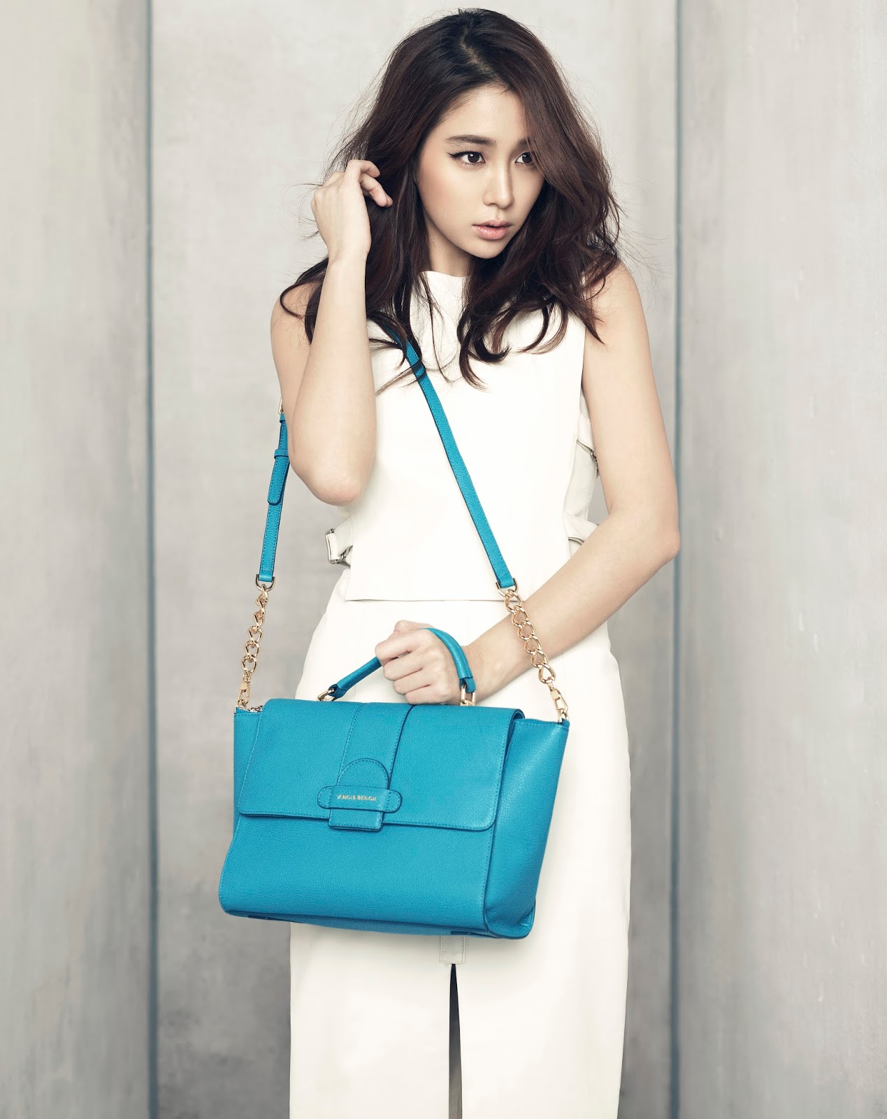 Agencygarten 2014 February Vincis Bench Lee Min Jung Hair By