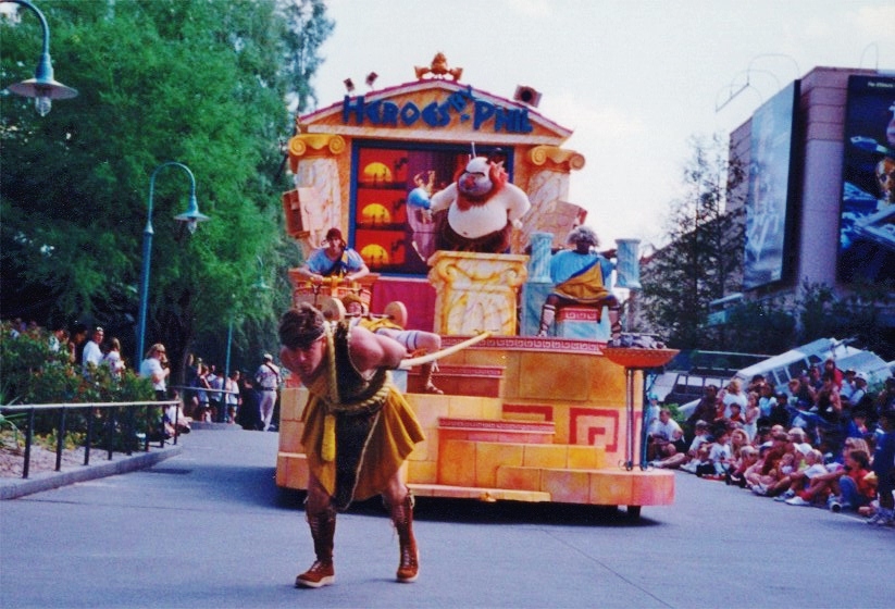 Disney Vacation Kingdom: Zero To Hero Parade