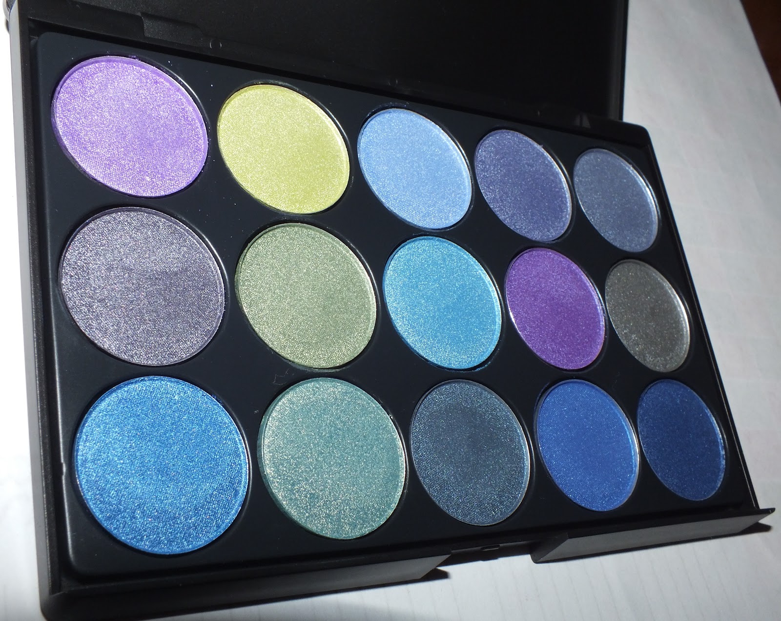 Sedona Lace 15 Ultra Shimmer Eyeshadow Palette