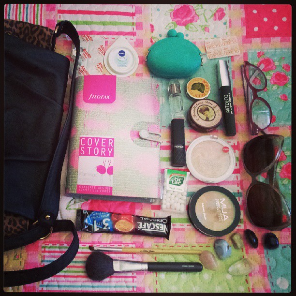 What's In My Handbag | 2013