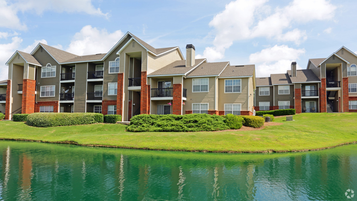 Vaughn Lakes Apartments Montgomery