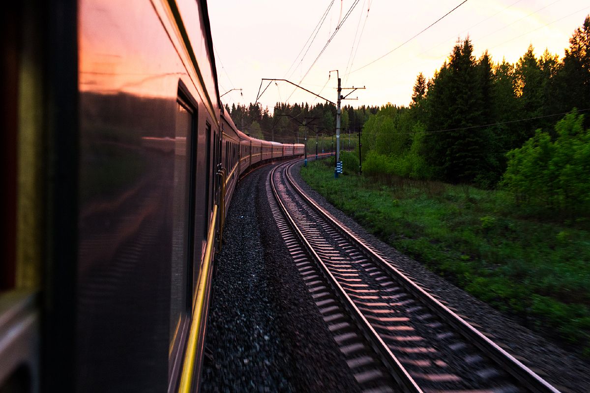 Звук железной дороги. Путешествие на поезде. Звук езды в поезде. Journey by Train pictures. Train traveller.