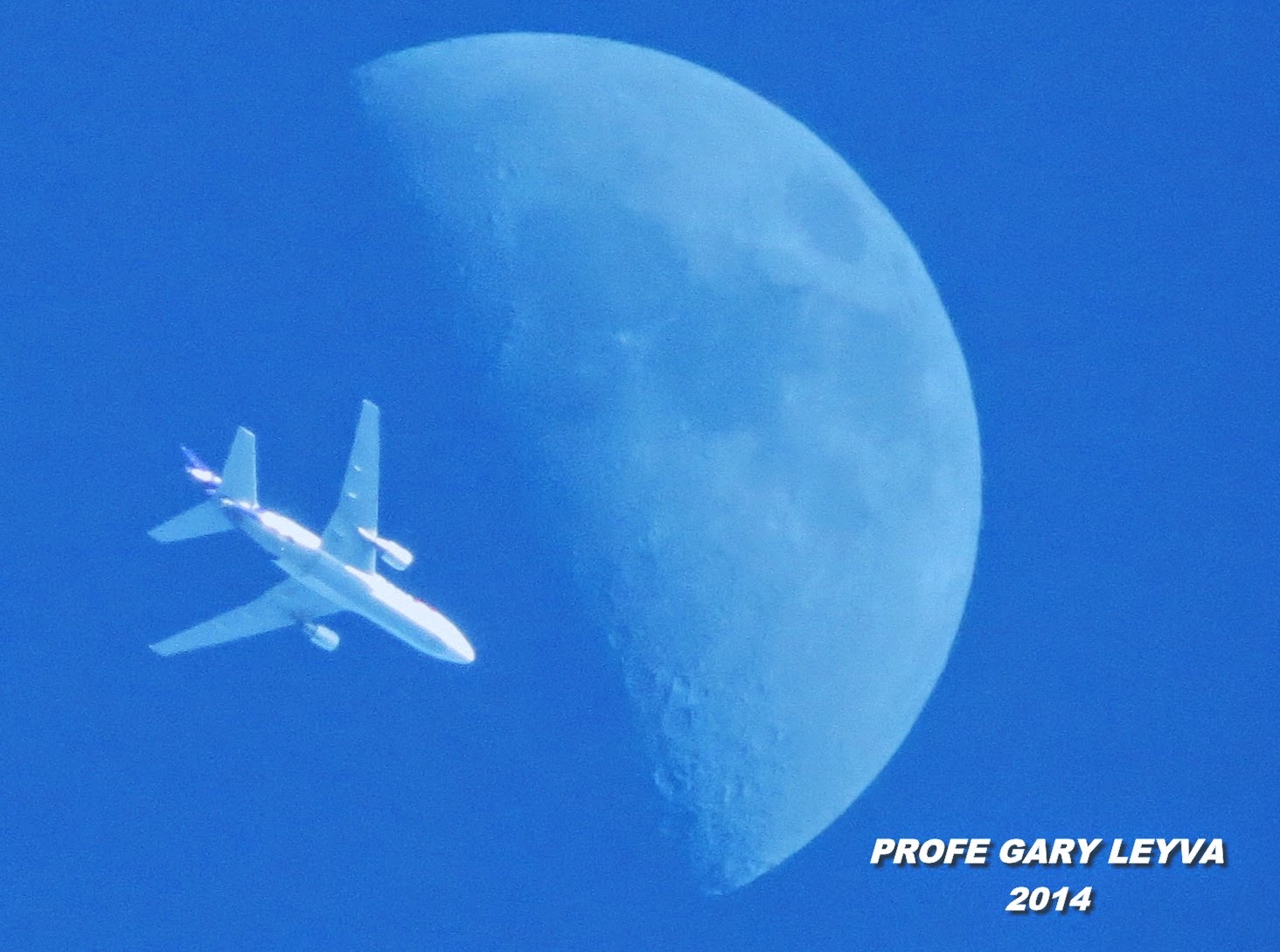 Moon, plane....