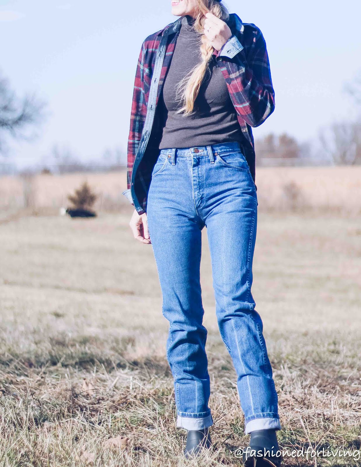 womens vintage wrangler outfit with flannel and short hunter boots