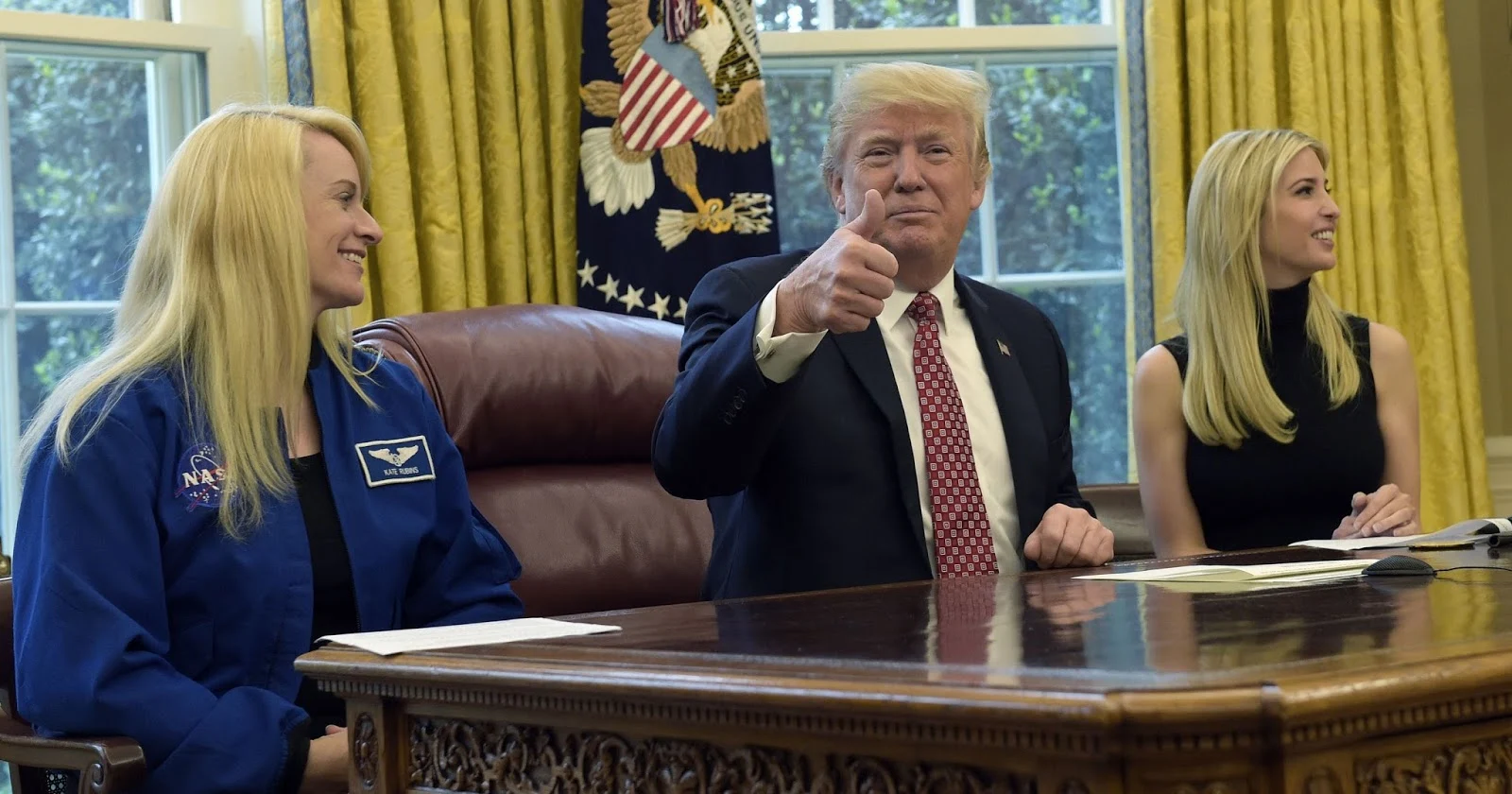 Donald Trump e funcionários da NASA