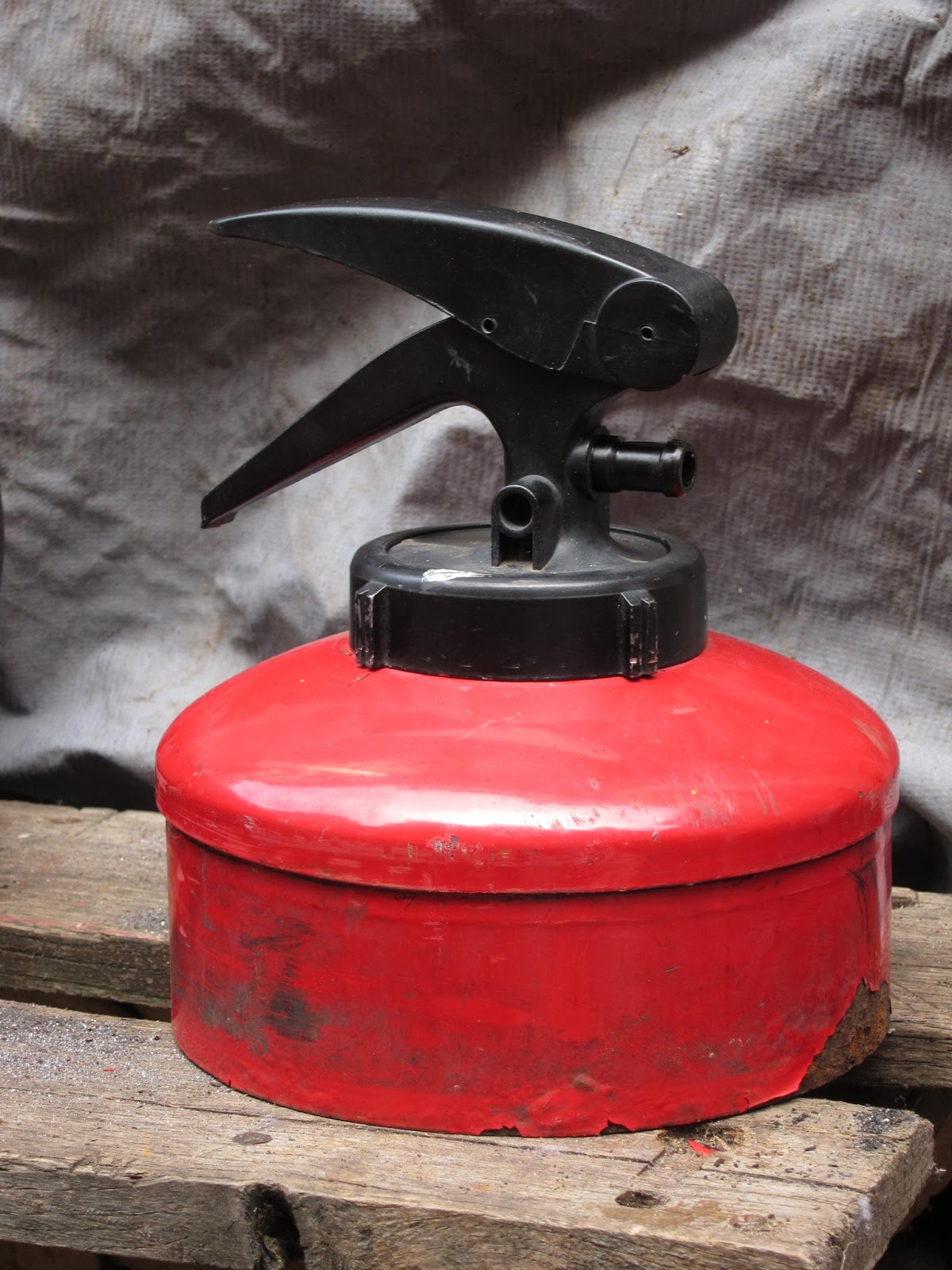 Fire extinguisher wood stove Burning thoughts ( an introduction )