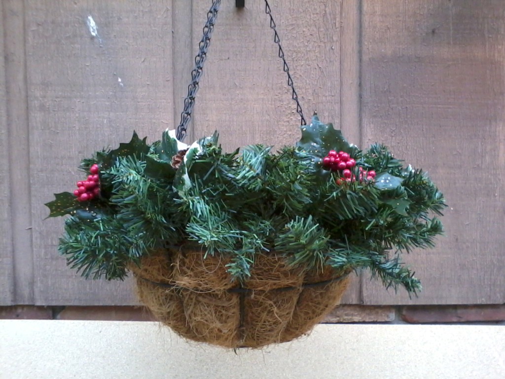 Christmas Porch Decor Hanging basket.