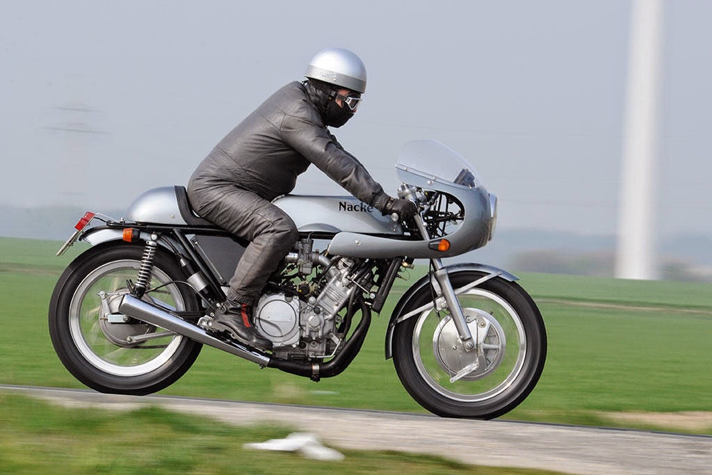 Racing Cafè: Yamaha FZR 1000 by Cord Nacke fzr 1000 wiring diagram 