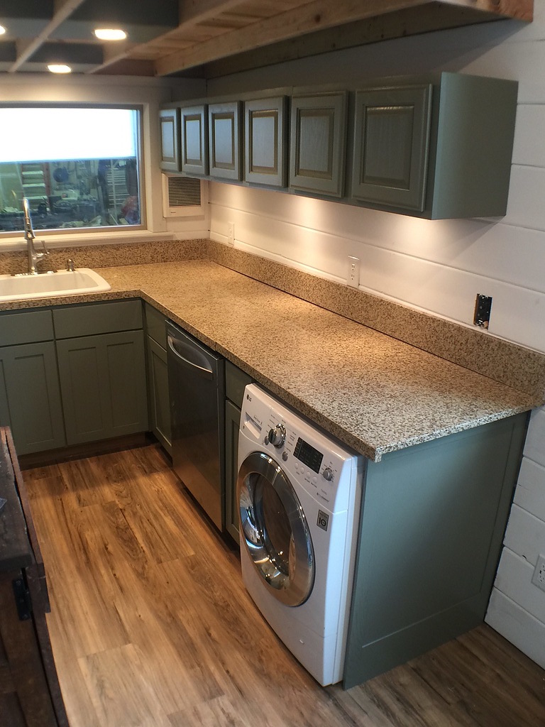 Custom Vancouver Tiny House (320 Sq Ft) [ TINY HOUSE TOWN ]