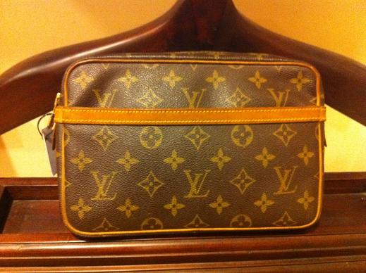 Truly Vintage: Louis Vuitton Pochette Clutch