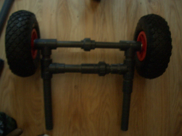 PESCANDO EN KAYAK CON DANDI: Construcción carrito kayak