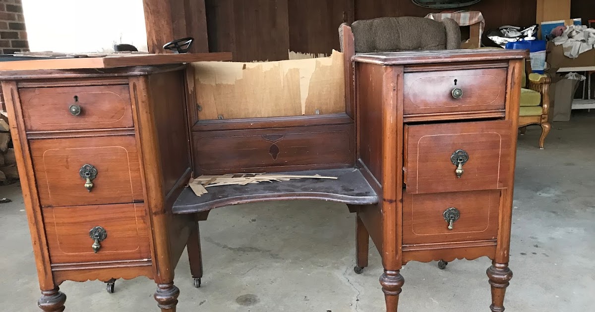 SheShe, The Home Magician An upcycled broken vanity a Kitchen