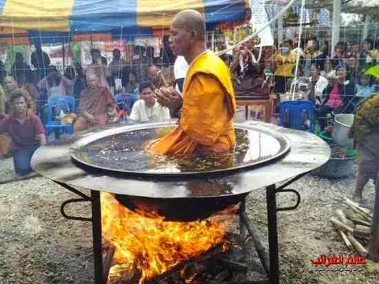 راهب تايلاندي، عالم العجائب 