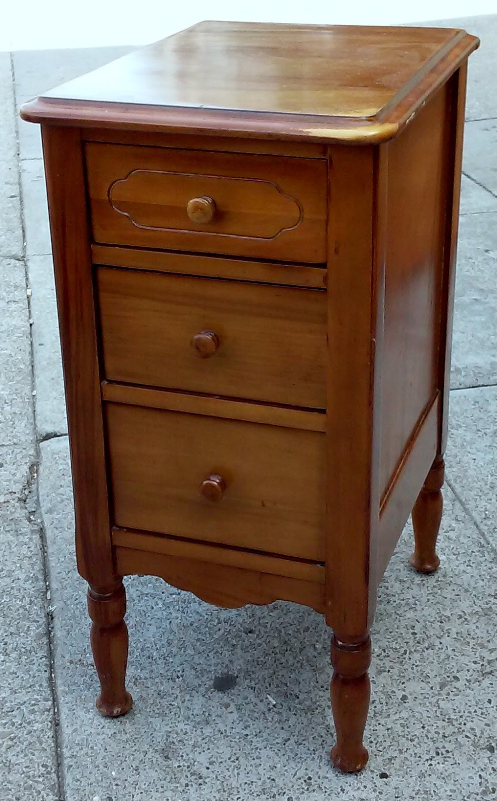 UHURU FURNITURE & COLLECTIBLES SOLD 18991 Vintage Cherry 14" Wide 28