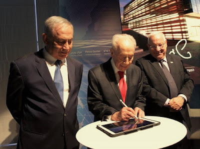 El ex presidente y ex primer ministro de Israel Shimón Peres lanzó en Tel Aviv su nuevo proyecto para compartir los conocimientos tecnológicos del Estado judío con el resto del mundo, en un acto en el que participaron el primer ministro, Binyamin Netanyahu, y el actual presidente, Reuven Rivlin.