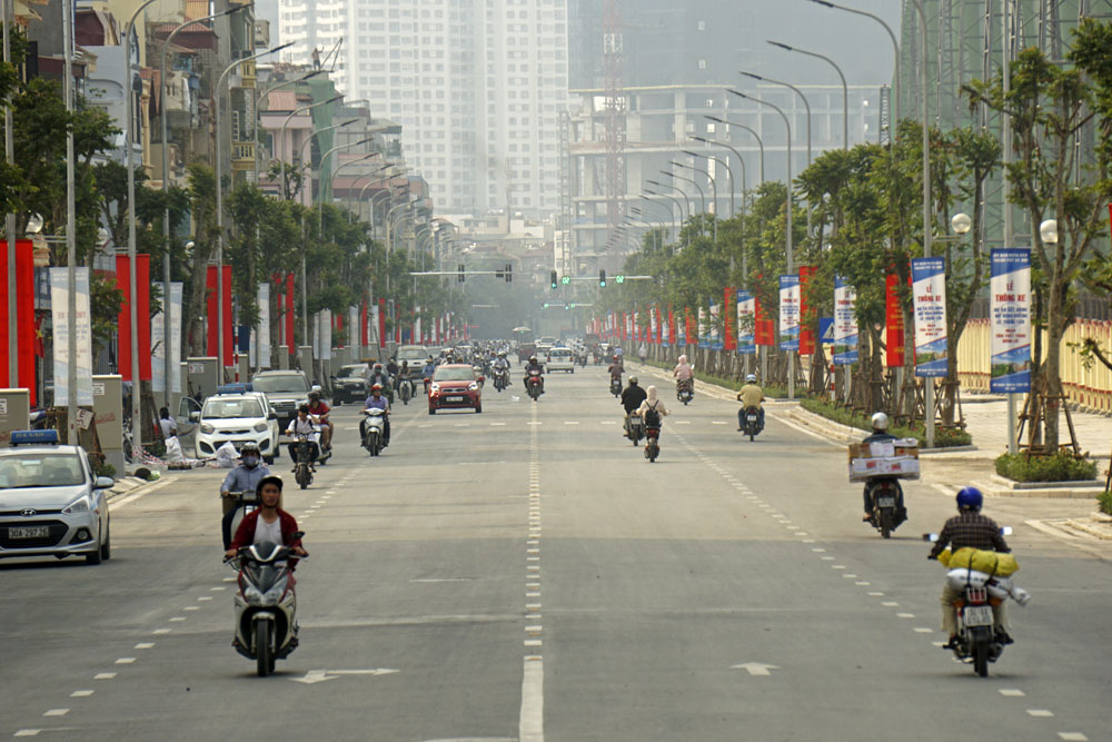 Biển hiệu đồng bộ trên phố kiểu mẫu đầu tiên ở Hà Nội - tin tức