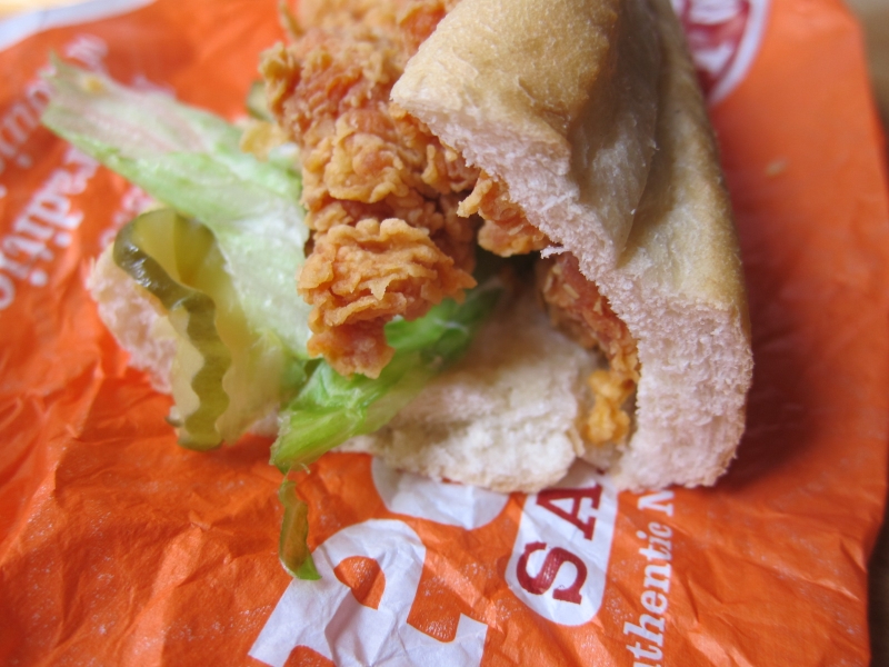 Review Popeyes Chicken Po' Boy Brand Eating
