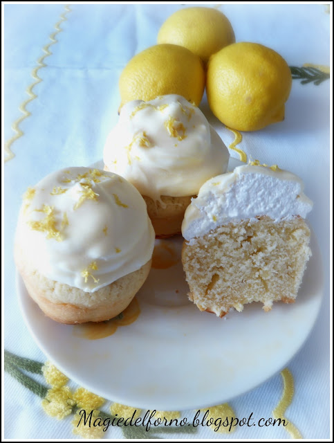 cupcake meringati al limone e cioccolato bianco