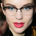 Make up tips για όσες φοράνε γυαλιά οράσεως
