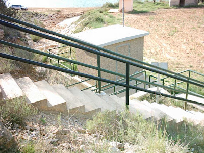 Pantano ,embalse, Pena ,Beceite ,frontera ,Valderrobres, escaleras Pantano ,embalse, Pena ,Beceite ,frontera ,Valderrobres, escaleras