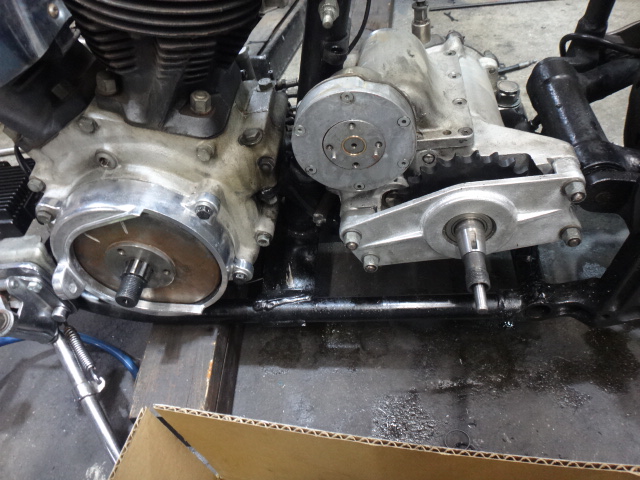 ショベル カスタム クロースドからオープンプライマリーへ。