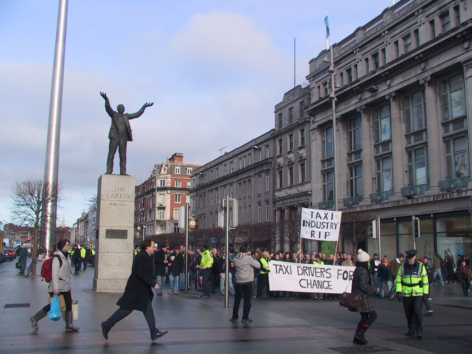 Dublin taxi: Protest March Monday 3rd