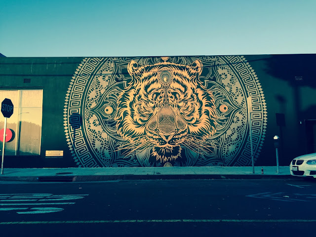 Chris Saunders just emailed us a series of high-resolution images from his newest mural which was just completed somewhere on the streets of Los Angeles, USA. 