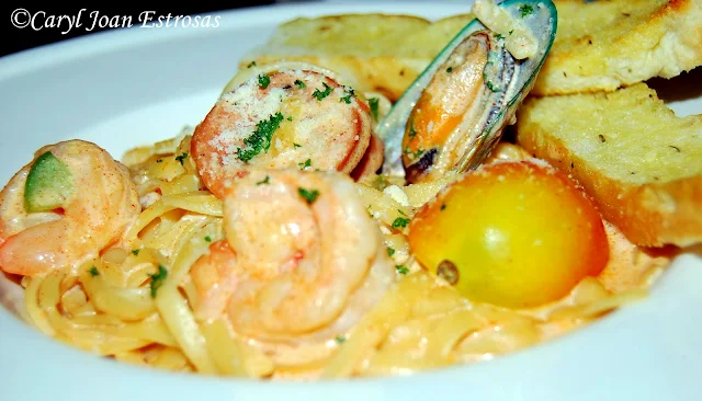 Hungry-pinay.blogspot.com: K Cafe, Nepo Quad