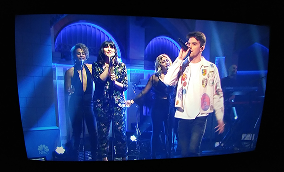 The Chainsmokers "Paris" on SNL-- Emily Warren Stole The Performance