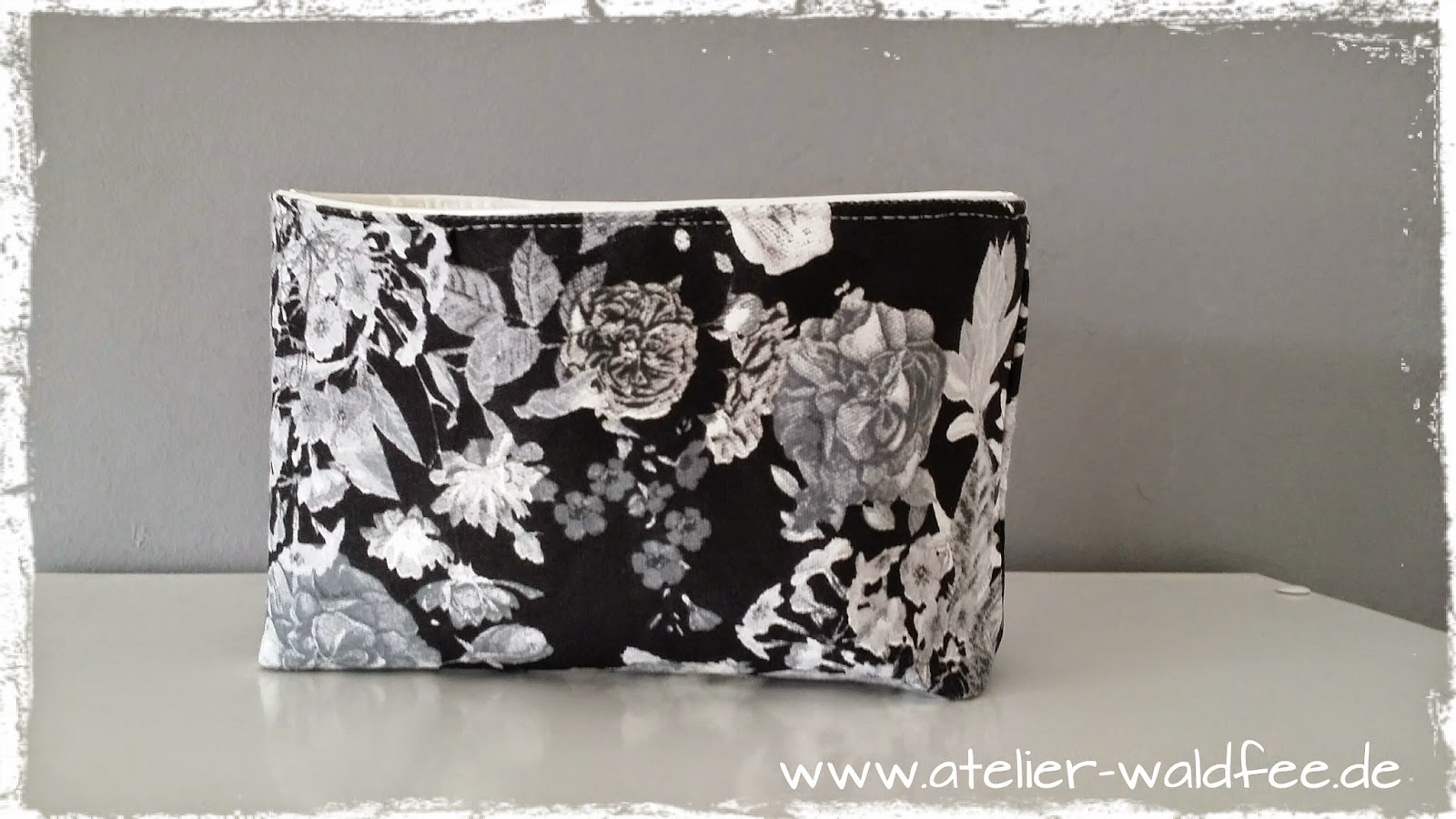 Eine Leinwand Und Viele Stoffreste