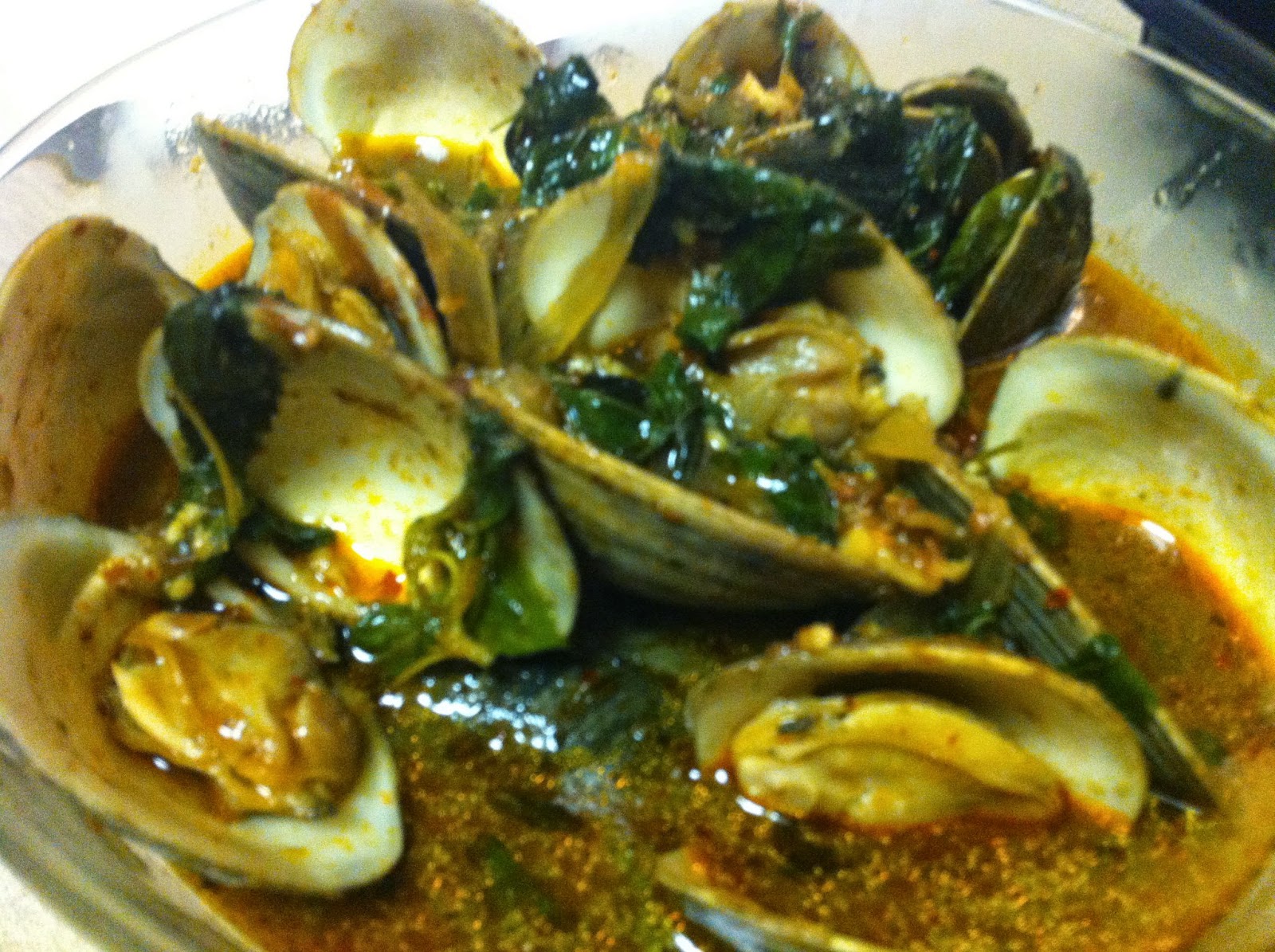 Ultimate Food Lovers Spicy Clams with Basil