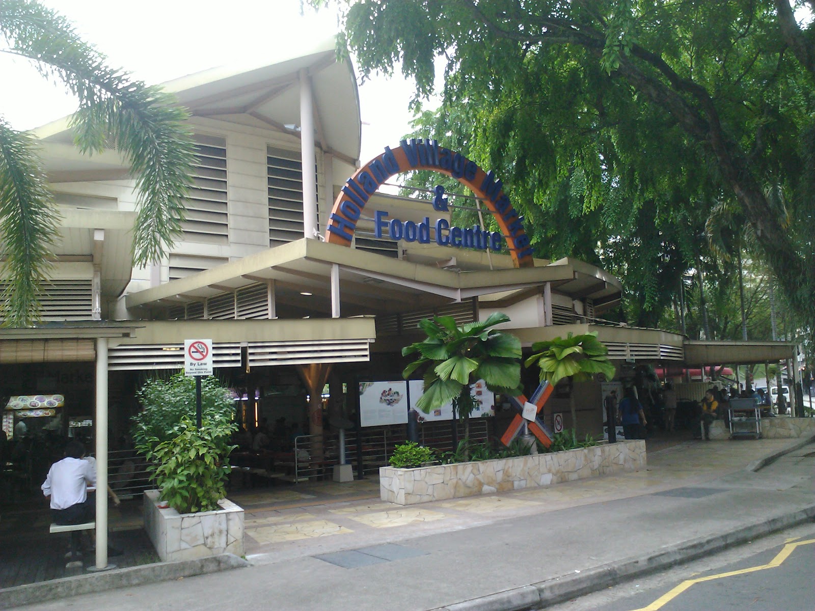 Frenzeelo Exploring Holland Village