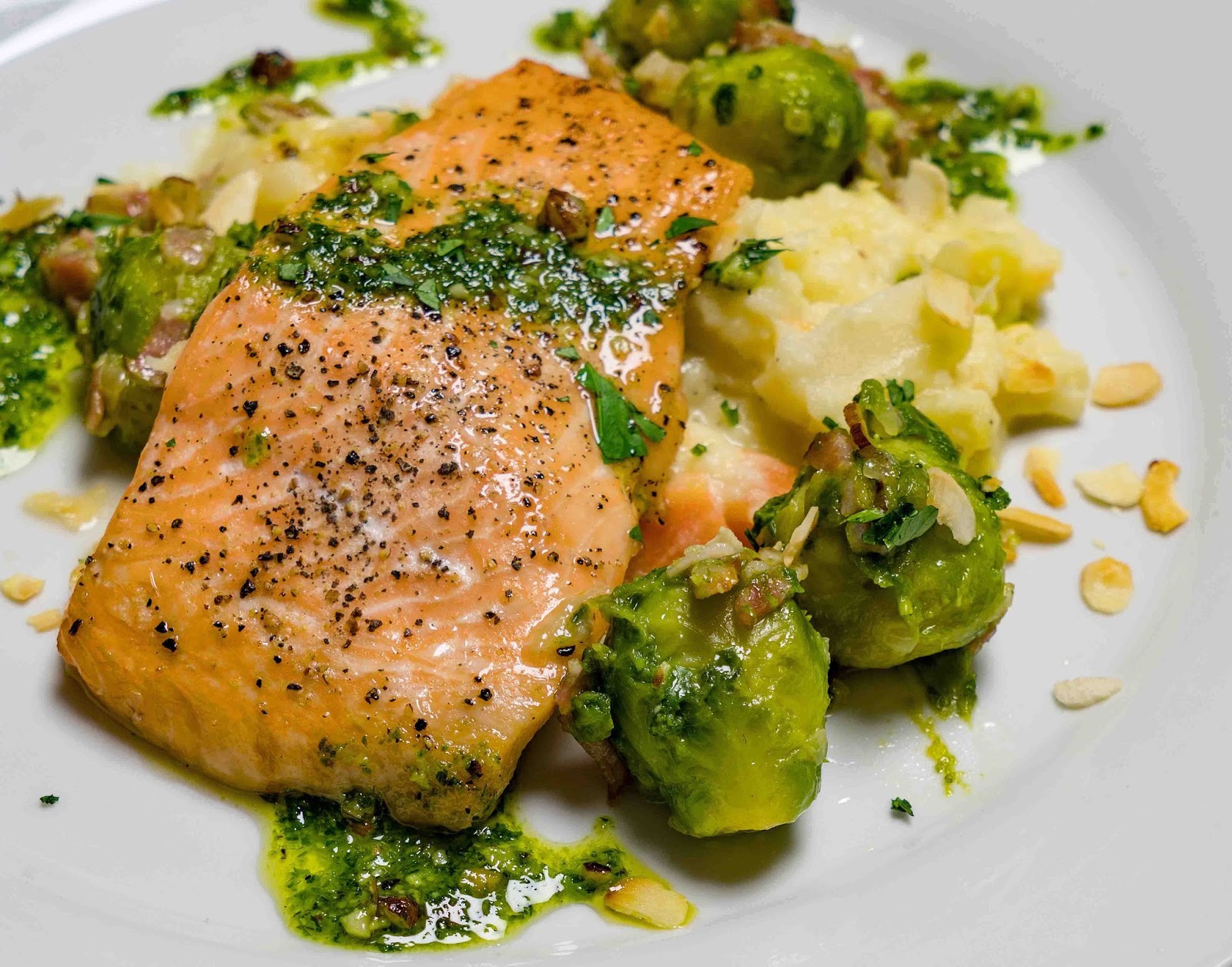 stuttgartcooking: Gebratener Lachs auf Petersilienwurzel-Pastinaken ...