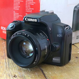 Kamera Bekas Canon 1000D ( Fullset )