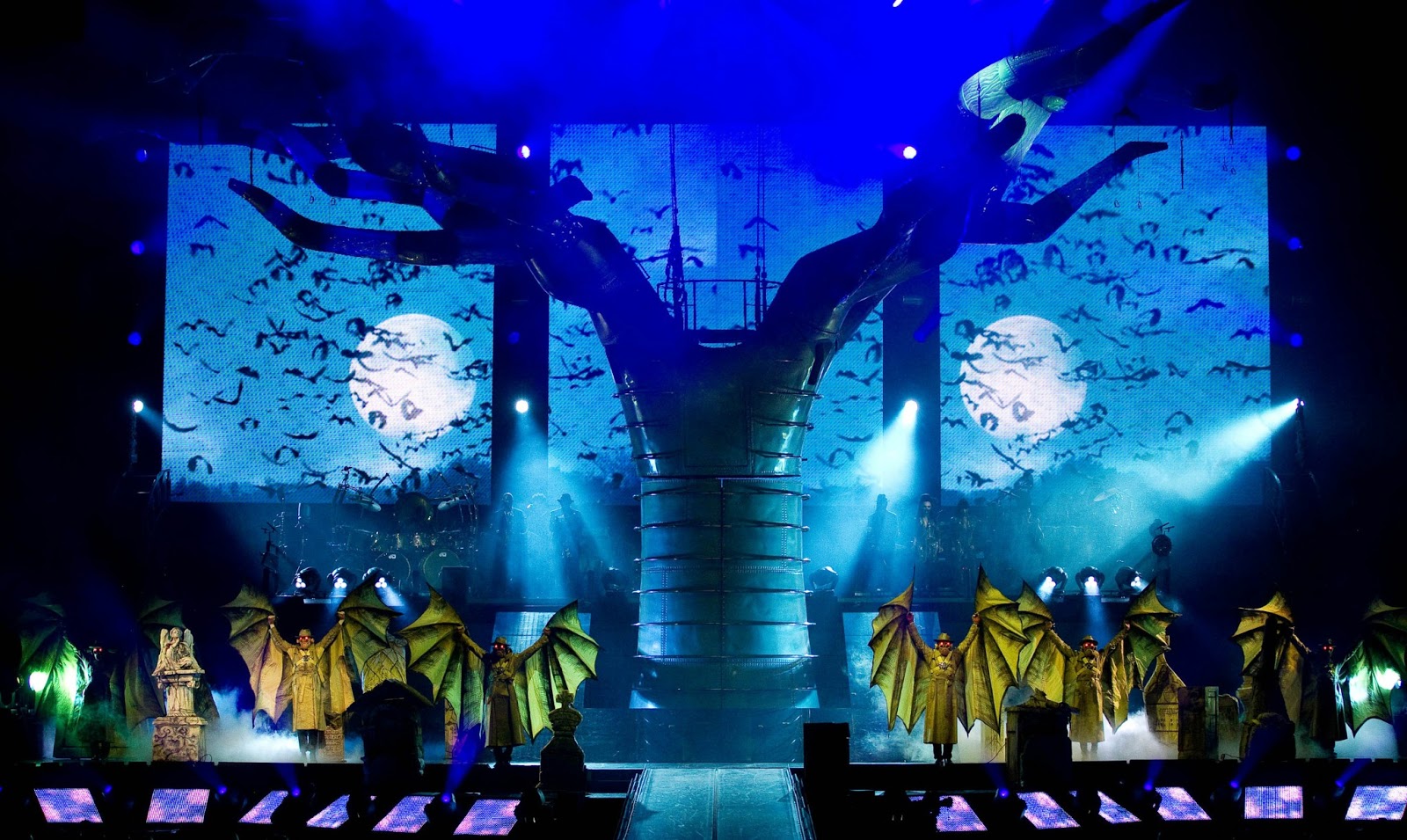 рогата и джексон цифровой цирк. рогата и джексон цифровой цирк. цирк в париже. Michael jackson las vegas. рогата и джексон цифровой цирк.