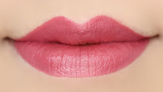 MakeupMarlin: Rimmel Moisture Renew Lipstick