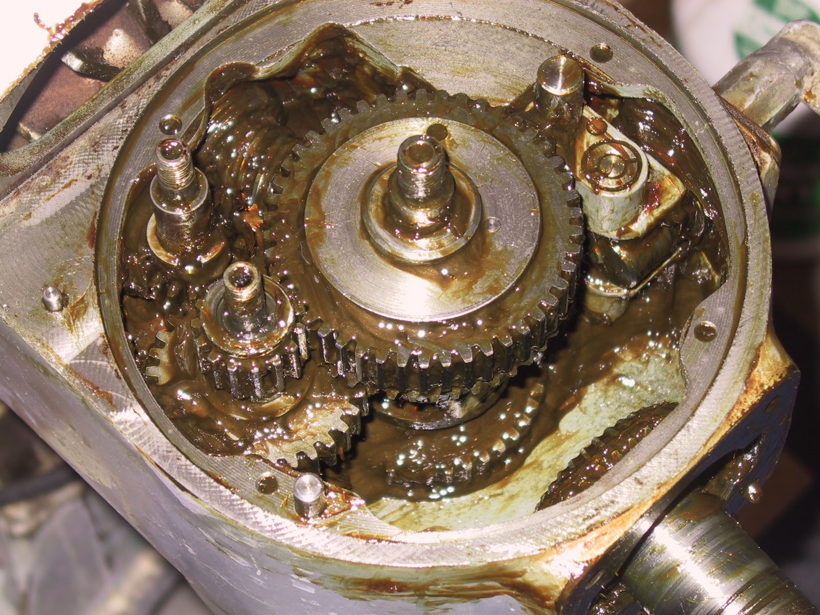 Hobart A200 Overhaul Removing more of the Old Transmission Grease