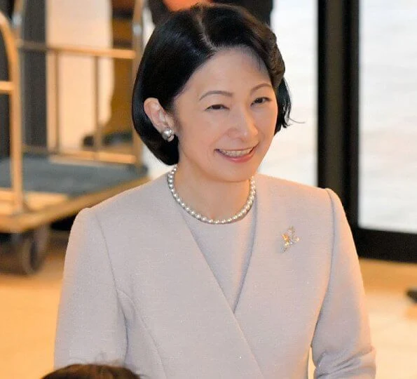 Crown Prince Akishino and Crown Princess Kiko visited Peace Memorial Park in the city of Itoman in Okinawa Prefecture