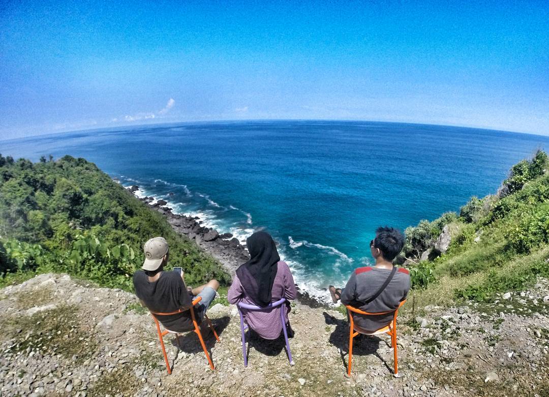 Pantai Lakey/Lakey Beacg - Dompu, Nusa Tenggara Barat | BACKPACKER